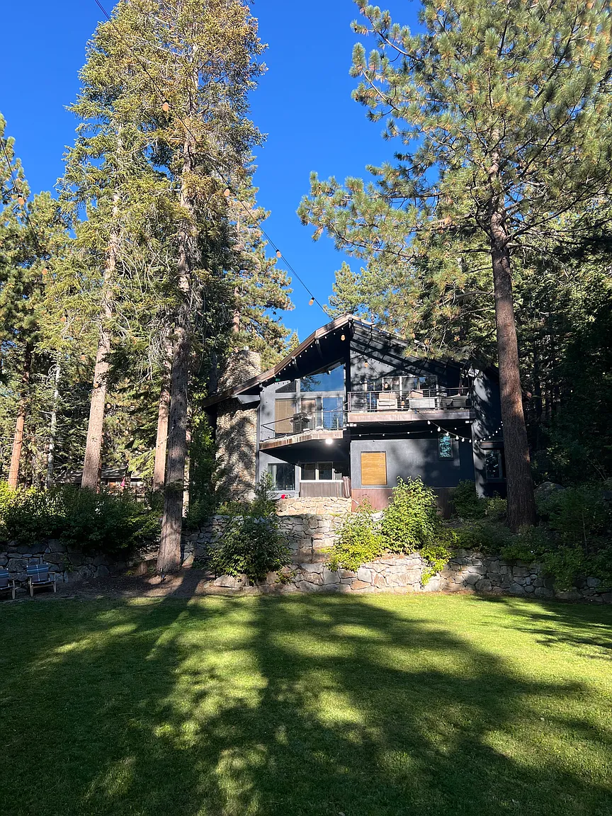 369 Summit Dr photo 1