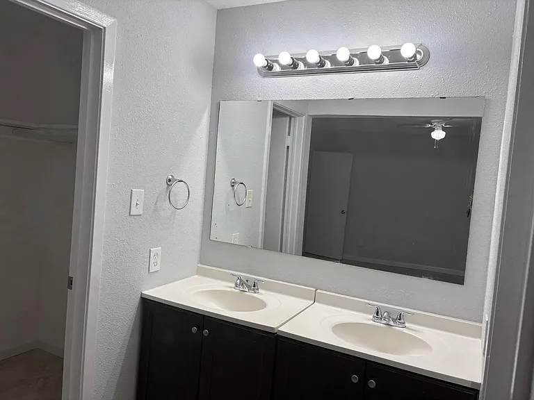 10446 Towneview Dr — Photo 13