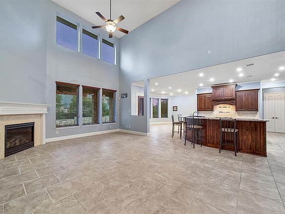 5th image of 207 Fox Squirrel Court