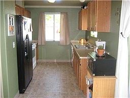 5th image of 612 Washington Ct