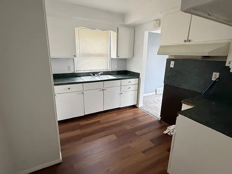 26741 Carlysle St — Photo 8