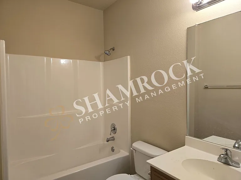 2109D Columbus Ave — Photo 10