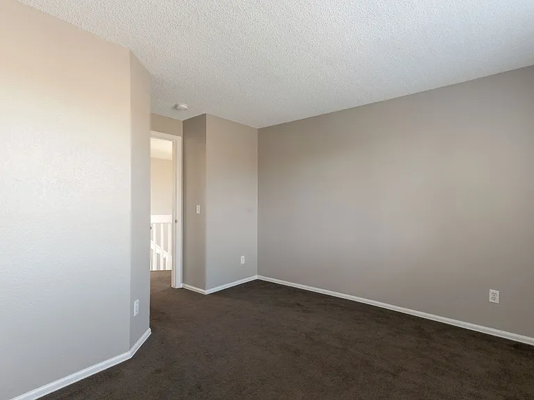 5327 S Ukraine St — Photo 11