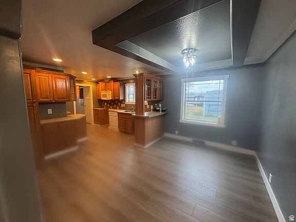 4th image of 710 Ash St
