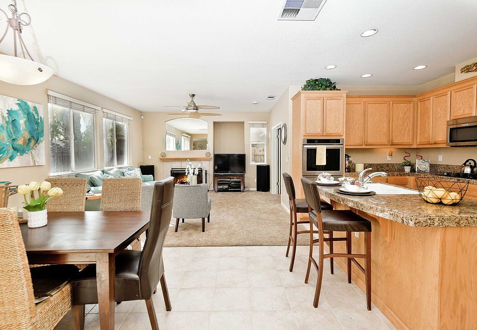 2nd image of 5227 Saddle Mountain Way