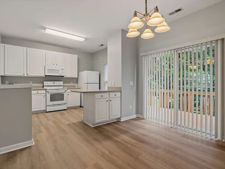 8515 Mount Valley Ln — Photo 13