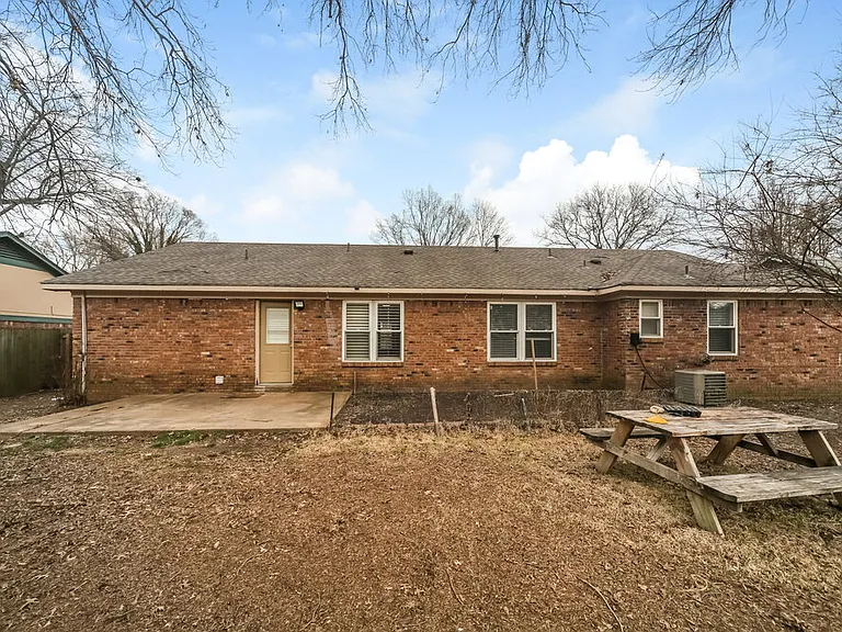1585 Pepperwood St — Photo 16