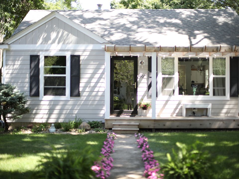 Cottage cuteness!