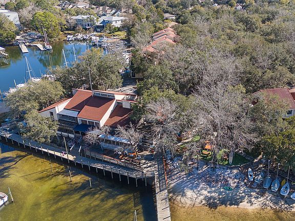 4th image of 300 Yacht Club Dr Unit 4