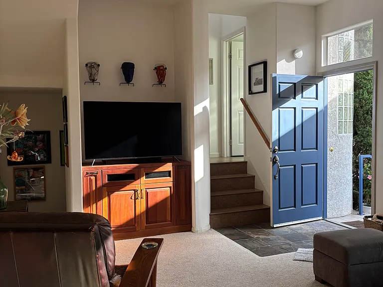 1321 Pacific Beach Dr #C — Photo 3