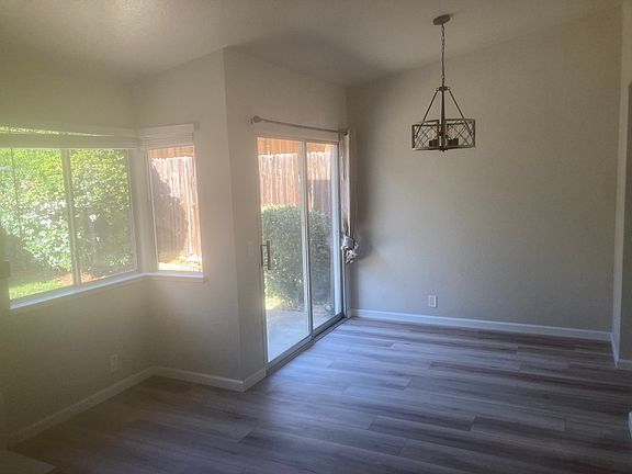 5th image of 1303 Foxhollow Way