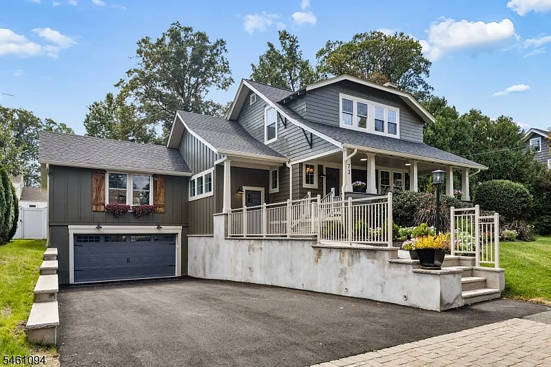 4 bed, 3.0 bath, $6,000 — Photo 2