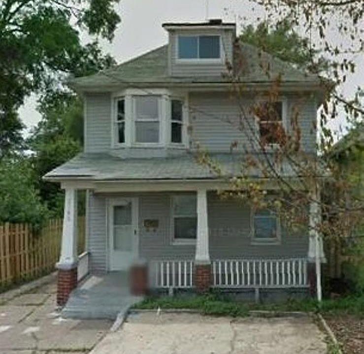 2nd image of 2146 W 40th St