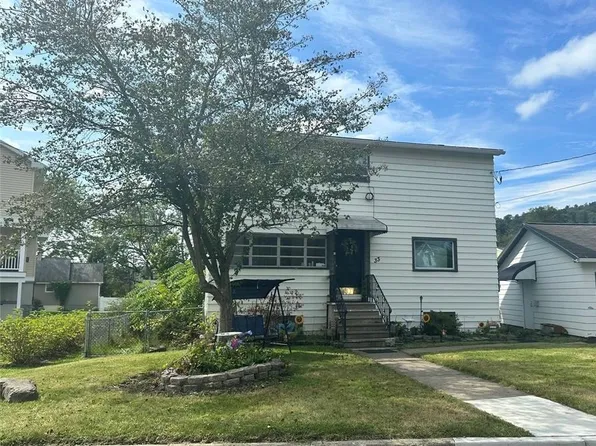 33 Poplar St, Johnson City, NY 13790