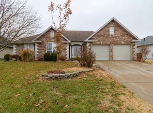 1649 S Fisk Ave, Springfield, MO 65802