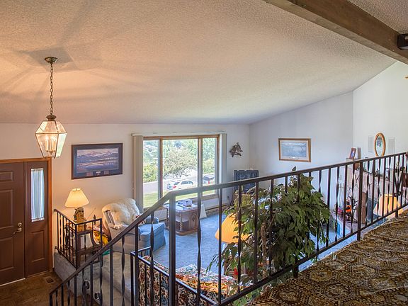 5th image of 622 W Artemos Dr