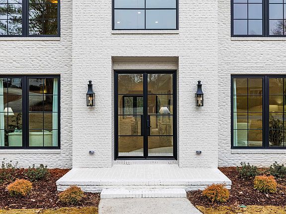 4th image of 2105 Longleaf Cir