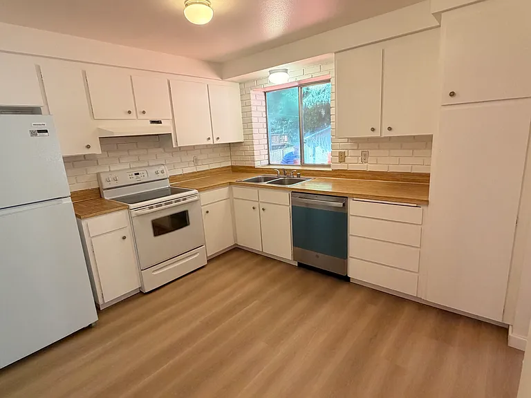 5801 143rd St SW — Photo 5