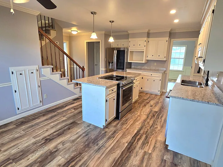4517 Crosland Dr — Photo 12