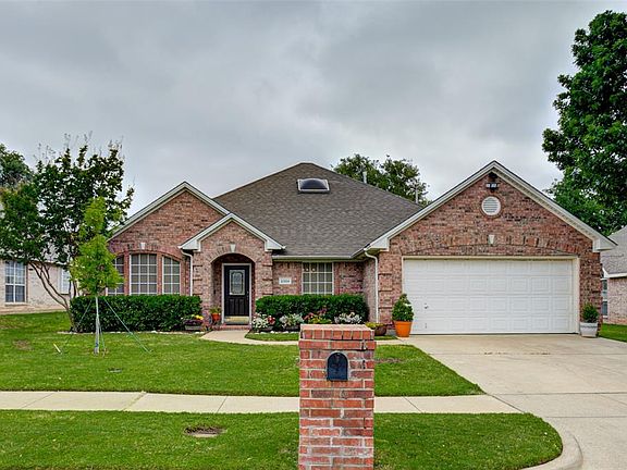 2nd image of 2309 Everton Dr