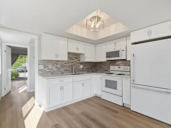 27735 Mountain Meadow Rd Unit 19, Escondido, CA 92026