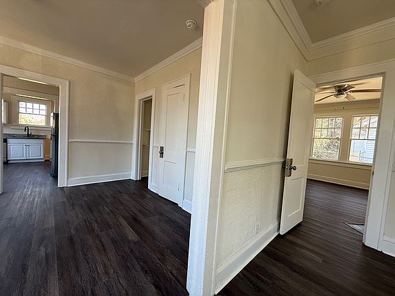 5th image of 2051 Louise Pl NW