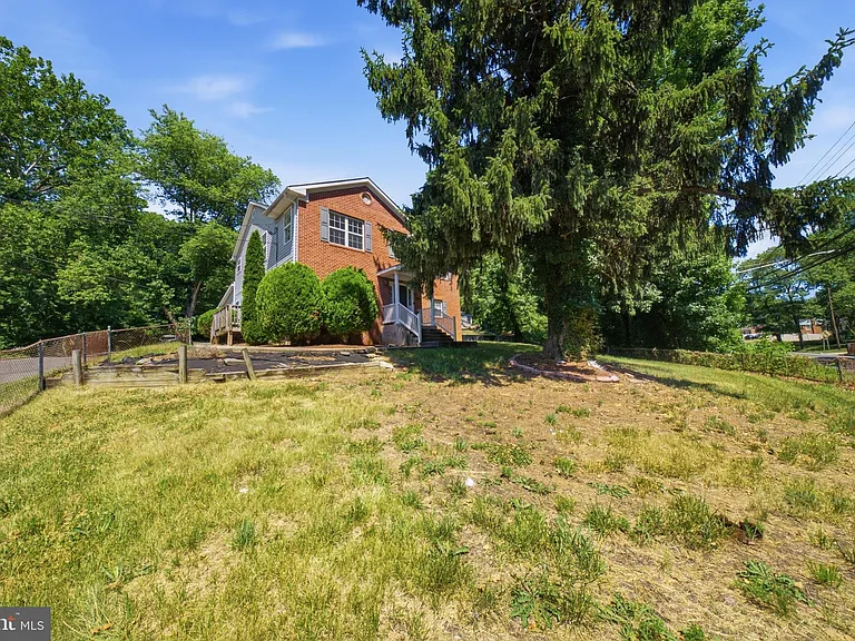 7611 Temple Hill Rd — Photo 21