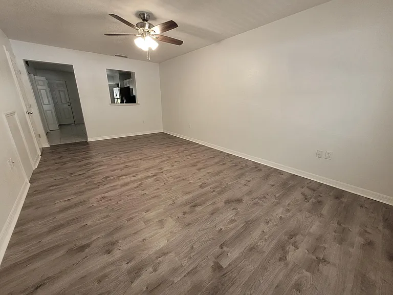 2348 SW 42nd Dr #148 — Photo 3