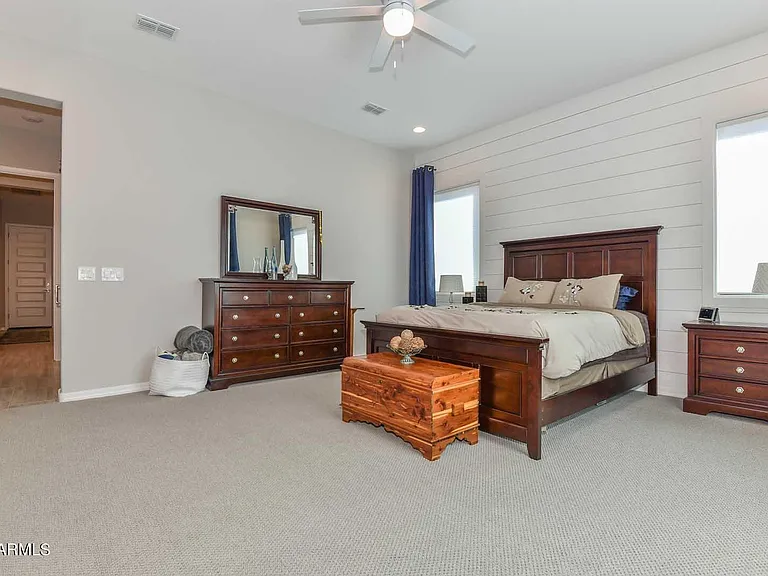 9661 W Patrick Ln — Photo 10