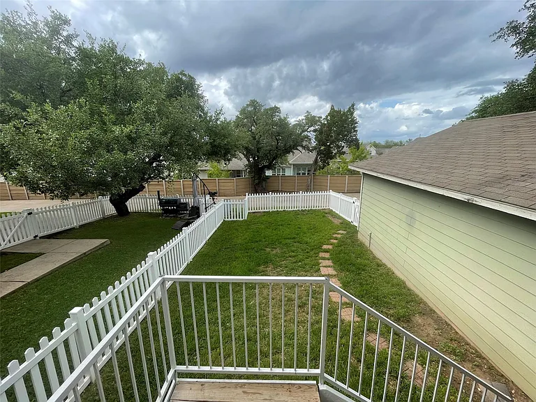 1211 Peyton Pl — Photo 30
