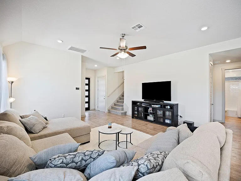 900 Balsora Cv — Photo 6