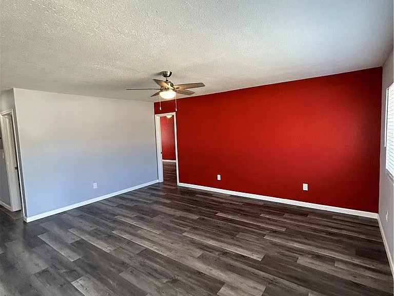 8523 Cedar St — Photo 5