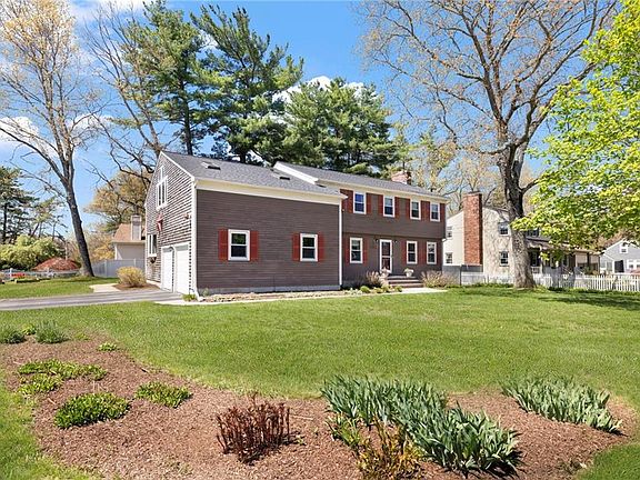 3rd image of 184 Pleasant View Ave