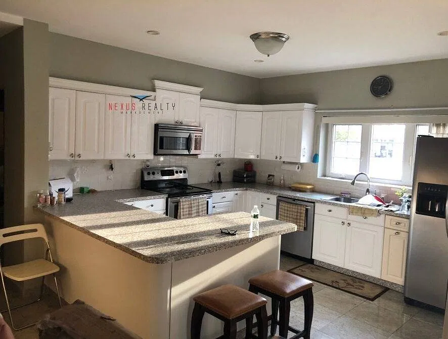 4 bed, 2.0 bath, $4,000 — Photo 2