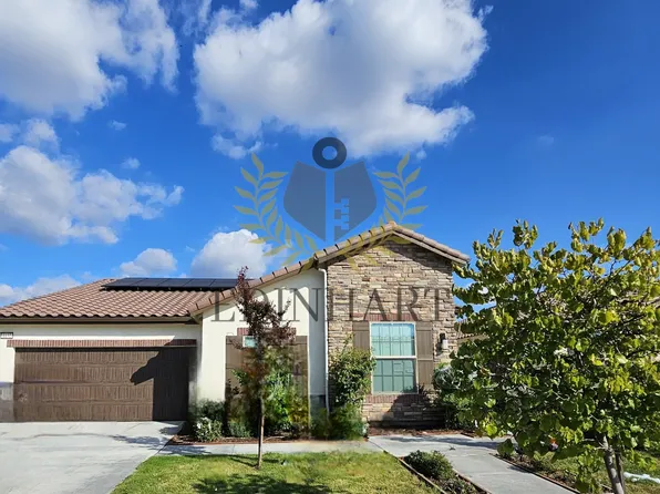 1132 S Simon St #B, Visalia, CA 93292