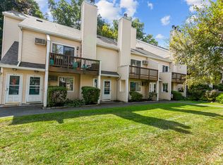 8 Rose Ln APT 24-3, New Fairfield, CT 06812