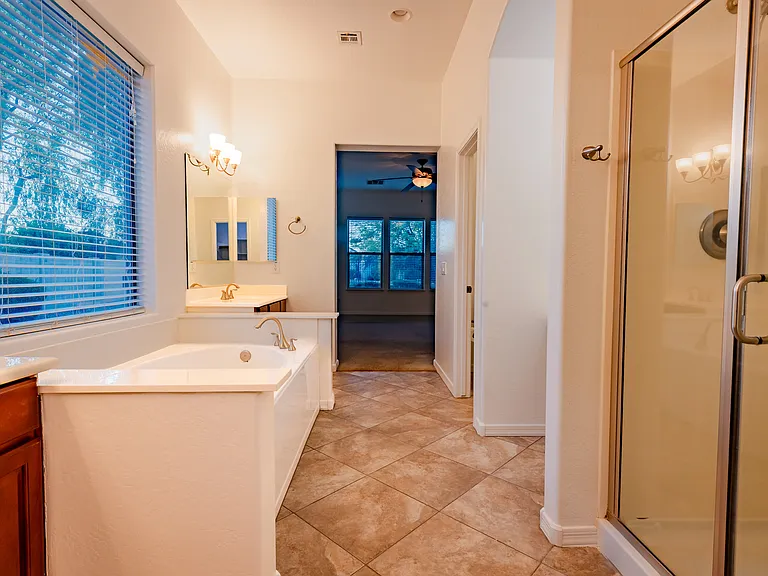 562 E Janet Way — Photo 27