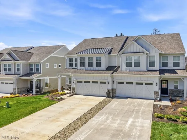 114 Lake Balaton Dr, Cleveland, OH 44128