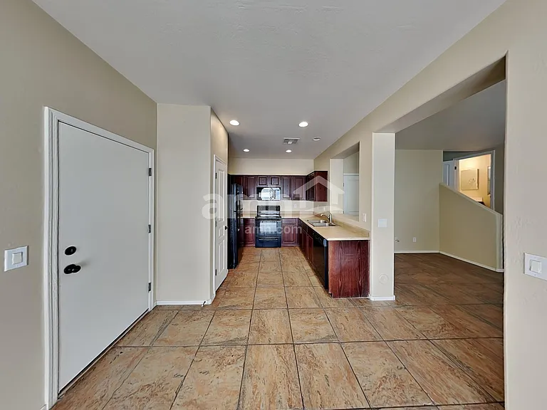 3774 E Santa Fe Ln — Photo 5