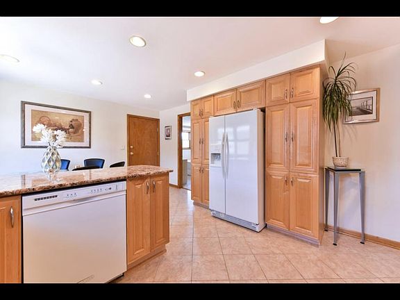 3rd image of 4605 N Sayre Ave #3