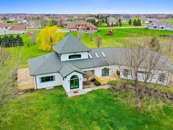 8033 State Road 76, Neenah, WI 54956