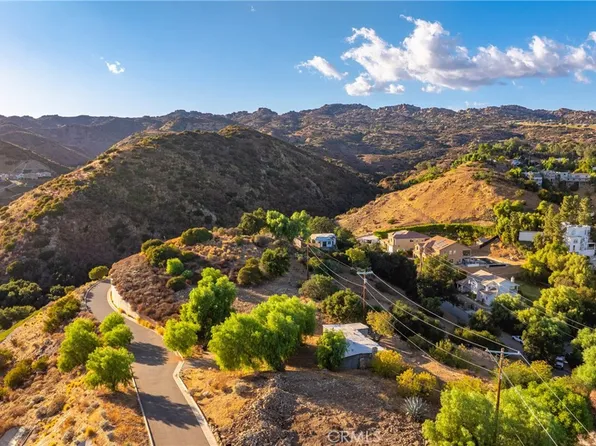 24463 Deer Lick Dr #9, Canoga Park, CA 91304