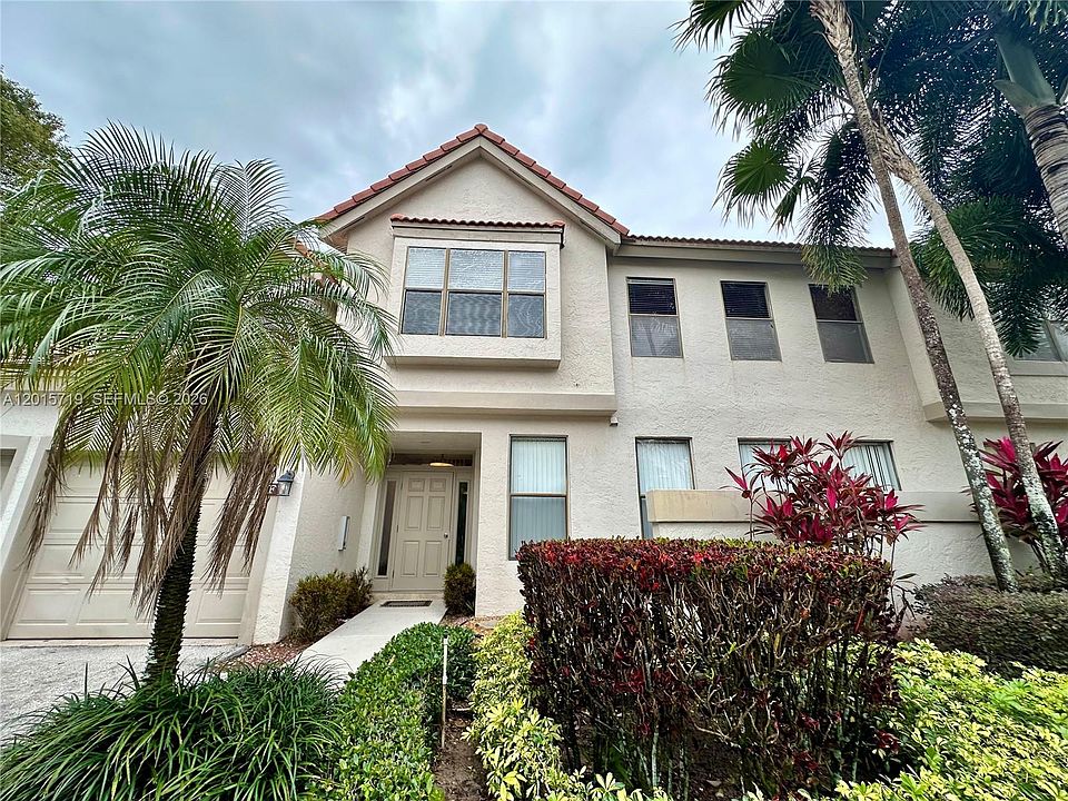 1st image of 5790 Coach House Cir APT E