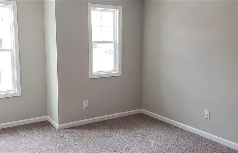 572 Bright St — Photo 21