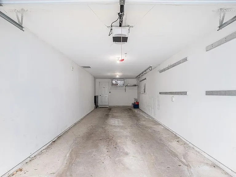 3286 Camden Dr #1 — Photo 22