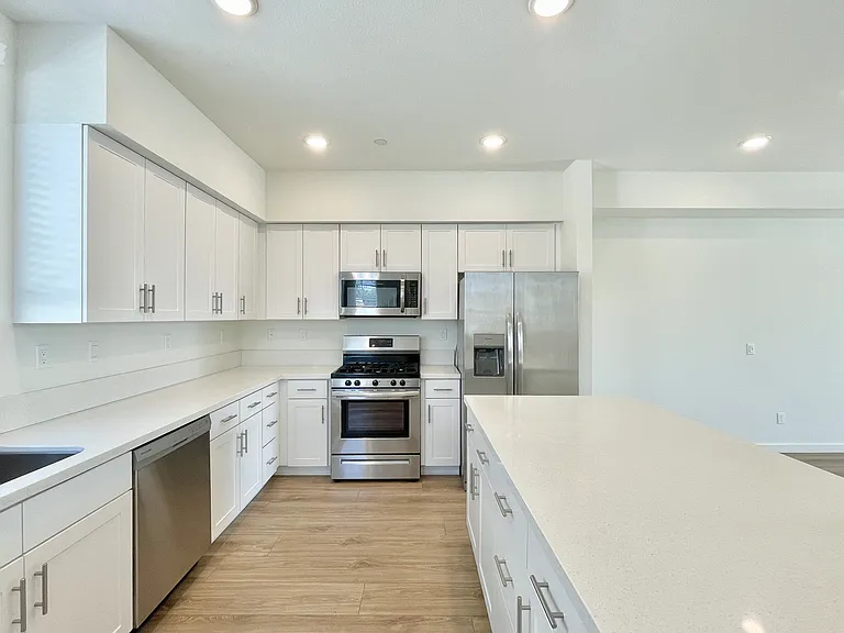 9319 E Heaney Cir — Photo 8