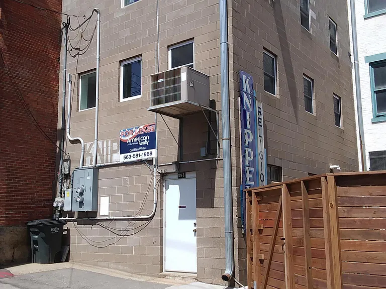 Entryway in alley next to 1st & Main