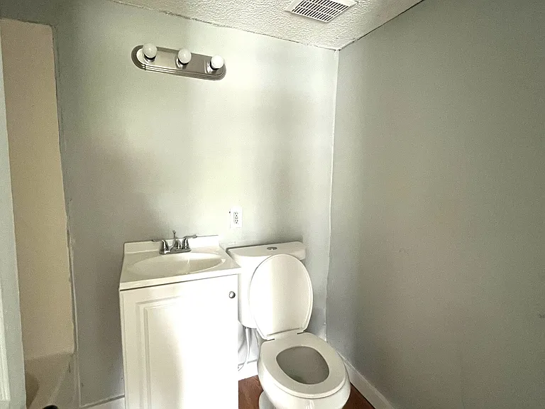 426 Dyer Ave #1 — Photo 6