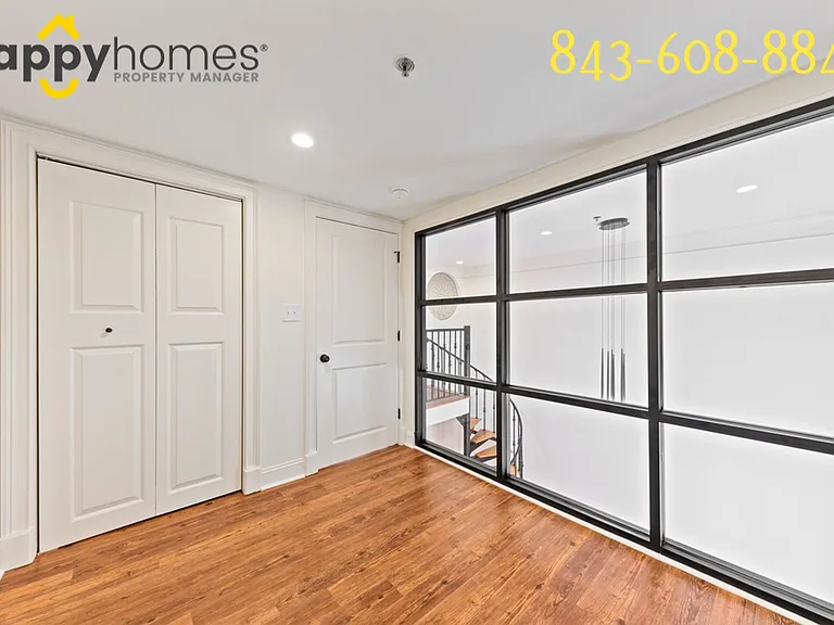 377 King St #201 — Photo 12