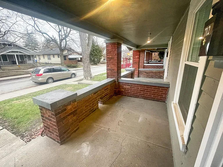 710-712 N Bosart Ave — Photo 4